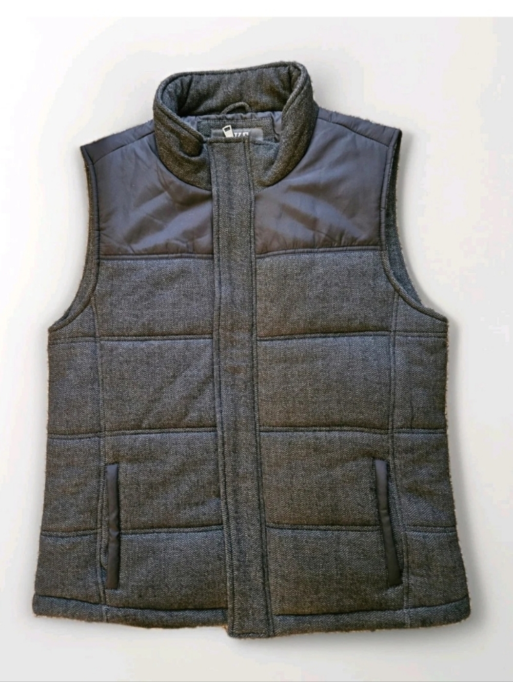 BKE Men's Quilted Herringbone Vest Gray/Black Zip Snap Stand-Up Collar Size M